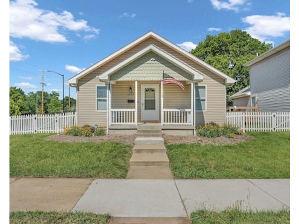Kings Cottage 4 Bed/3 Full Bath Central Topeka