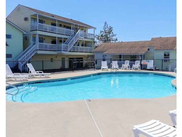 Main Sail Motel & Cottages