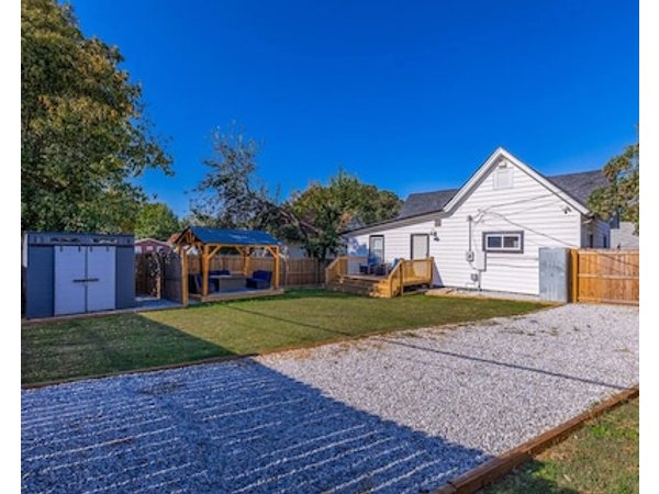 Welcoming cottage in charming Greenville just minutes from Downtown.