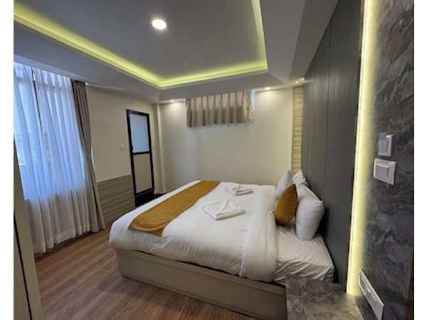 Evara Hotel & Apartment