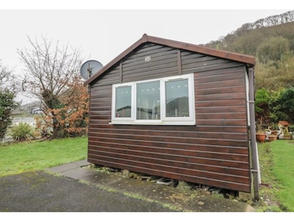 Chalet 32 Pet Friendly Country Holiday Cottage In Aberystwyth