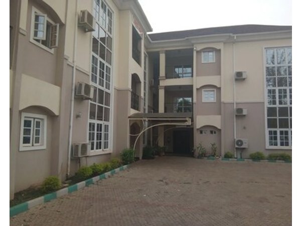 Junbic Apartment And Suites