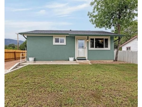 New Adventure Cottage w/ Mountain Views Near Garden of the God's & Fall Leaves!