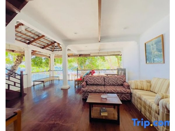 Alam Indah Busuanga Beach Villas