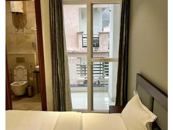 Back Stayz Laxman Jhula Apartments