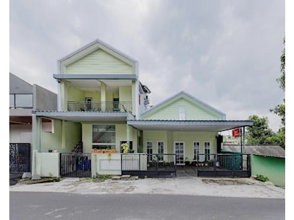 RedDoorz Syariah near Kedungmundu Semarang
