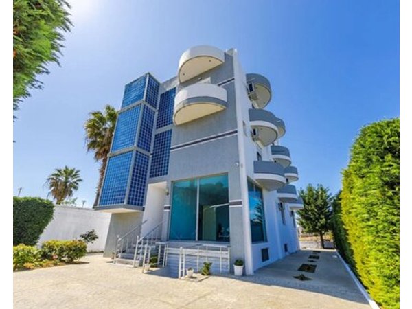 1br Apartment With Tree Views | Golem