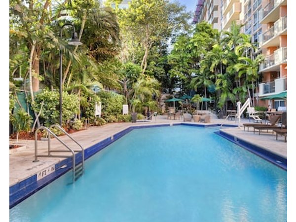 Coconut Gove Getaway 1br/1ba Condo W Balcony