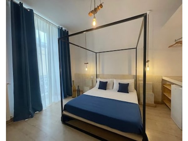 D'Angiò Rooms-Manfredi Homes&Villas