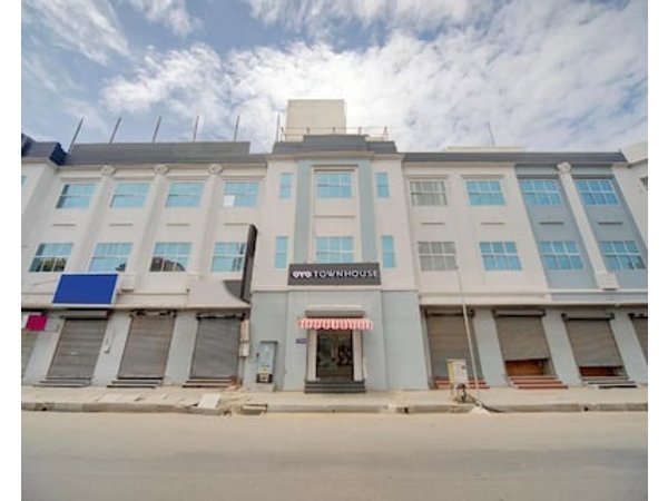SPOT ON Everest Hotel