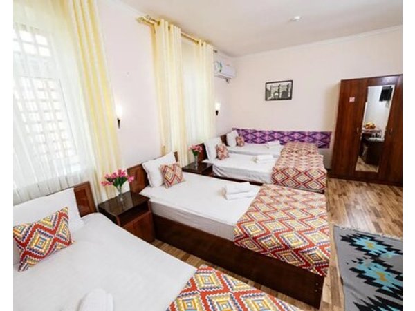 Caravan Hotel