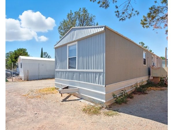 Desert Haven Cozy 2-Bedroom Mobile Home Near NMSU