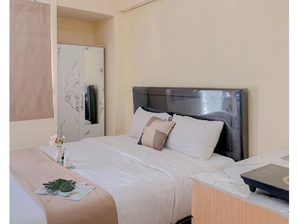 Modern Studio At Green Pramuka City Apartment Near To Shopping Center