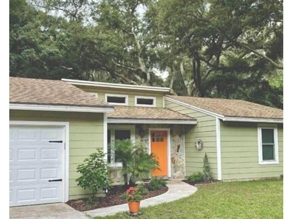 Living’ The Island Life! 3 Bedroom Cottage 2 Mins From The Beach