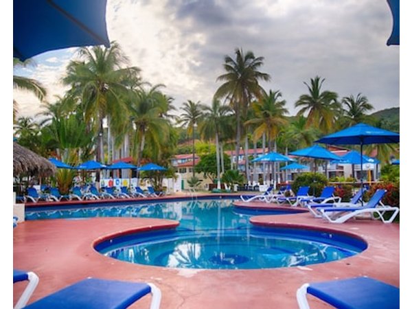 Qualton Club Ixtapa All Inclusive