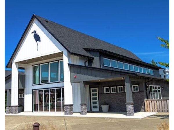 Welcome To Your Ultimate Getaway Burl By The Bay!