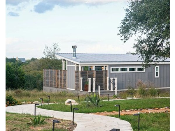 Charming Cottage With Private Pool & Hot Tub