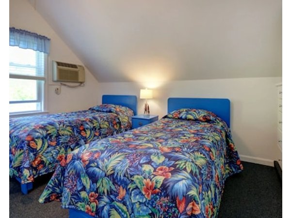 Carriage House Motel Cottages & Suites