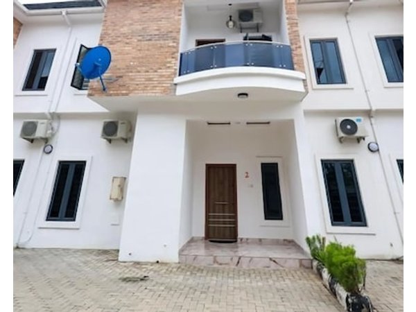 Exclusive 3-bed Apartment In Lagos