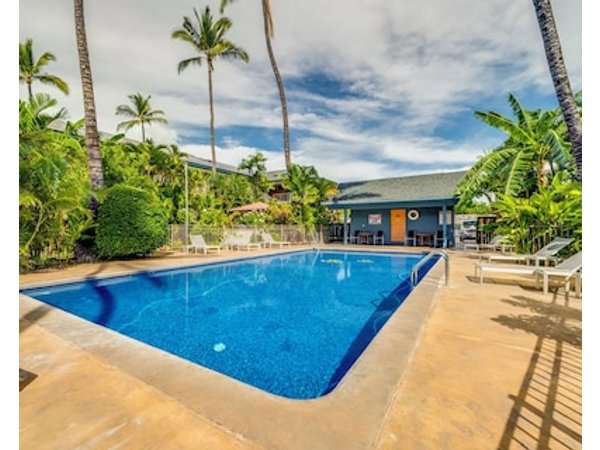 Beachy Ground Floor Getaway | 1bd/1ba Sleeps 4 | Pool Access + Walk To Beach