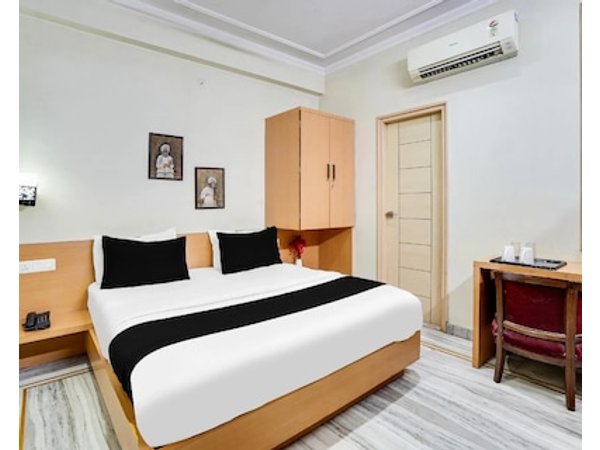 Super Townhouse Durgapura Near Railway Station