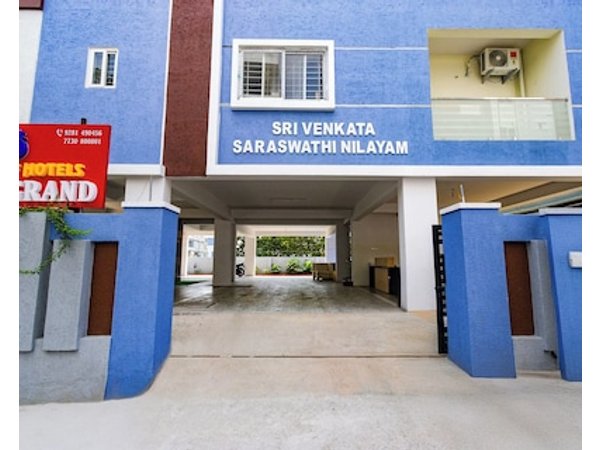 Fabhotel Navya Grand