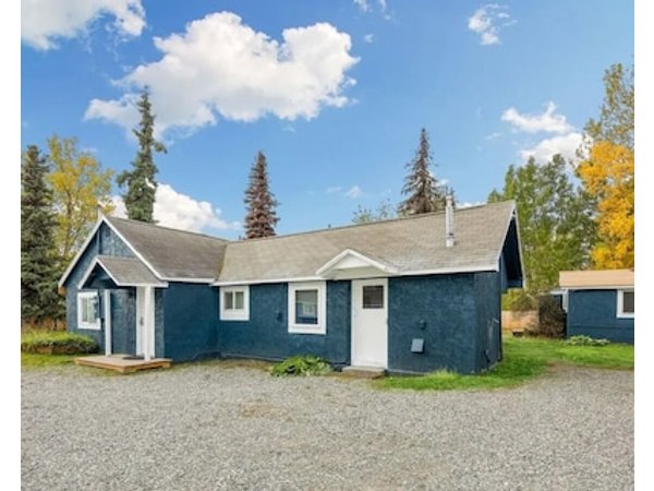 #1 Pendleton Cottage / Midtown Hideaway / & More