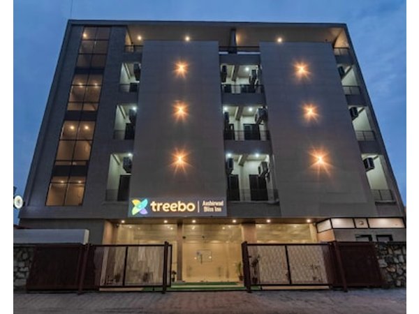 Treebo Aashirwad Bliss Inn with Swimming Pool