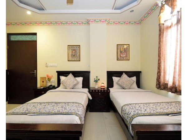 Hotel Surya Garh