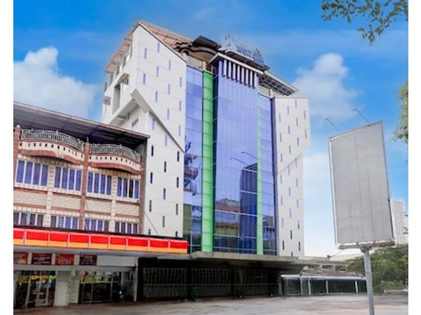Townhouse Oak Batam near Grand Batam Mall formerly Lucky Star Hotel