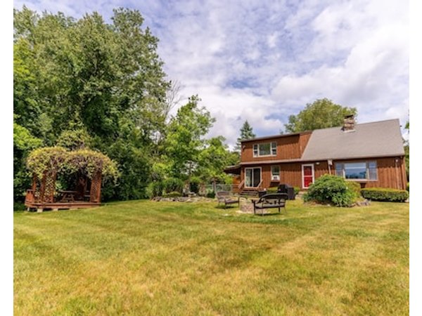 Log Cabin Close To Casinos With All Amenities