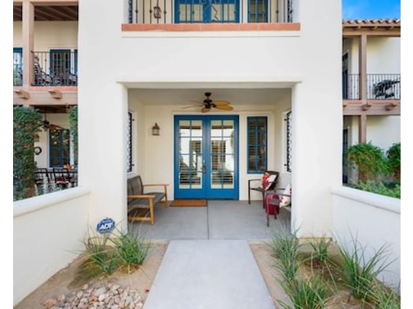 Desert Studio Retreat in Prime Location Legacy Villas #C
