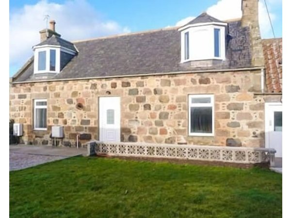 Coastal Cottage Pet Friendly In Fraserburgh Ref 951822