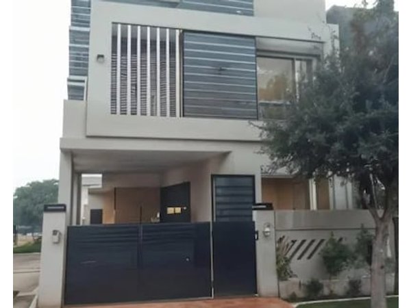 King Villas Dha -3 Bedrooms Home Near Airport & Raya