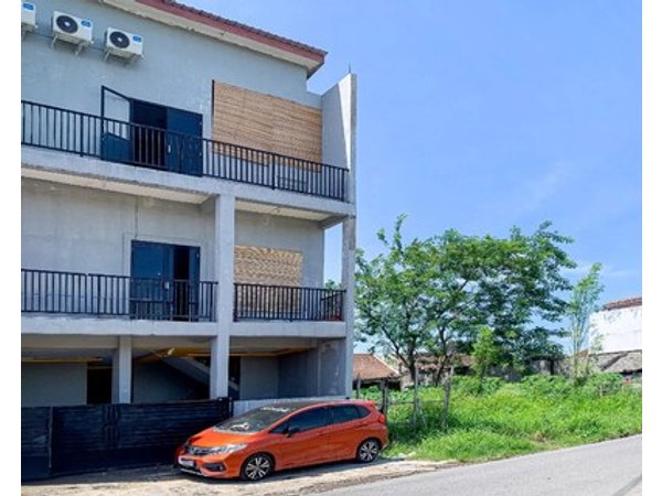 Nay Guesthouse near UMS Mitra RedDoorz