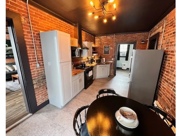 Stylish Historic Getaway 2 Blocks From Waterfront
