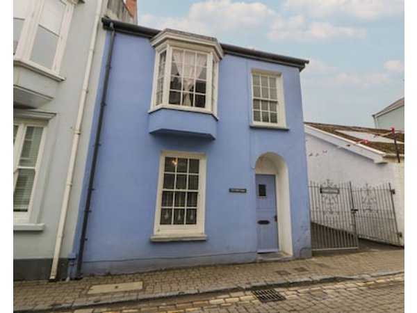 1 Alpha Cottages