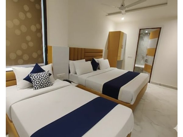 Hotel Ravi Palace