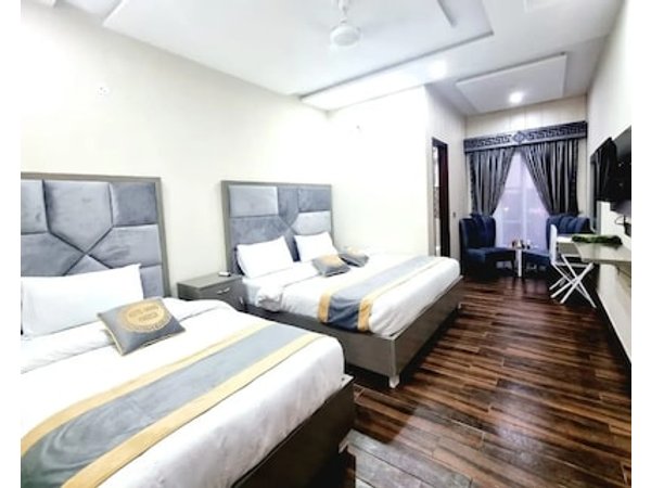 Hotel Grand Pakeeza