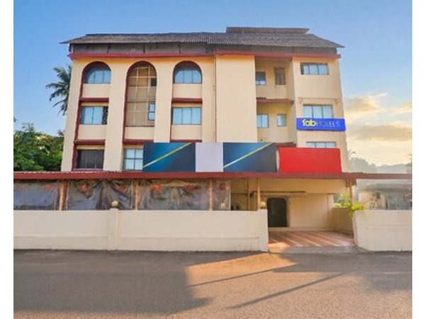 Fabhotel Kamal Palace