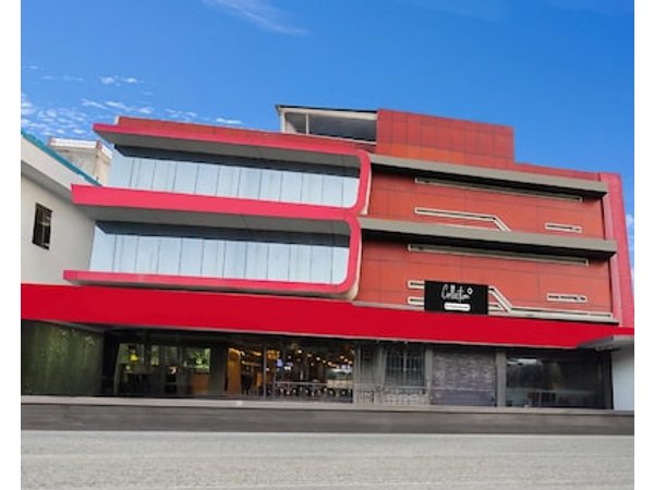 Hotel O West Vinod Nagar Metro Station