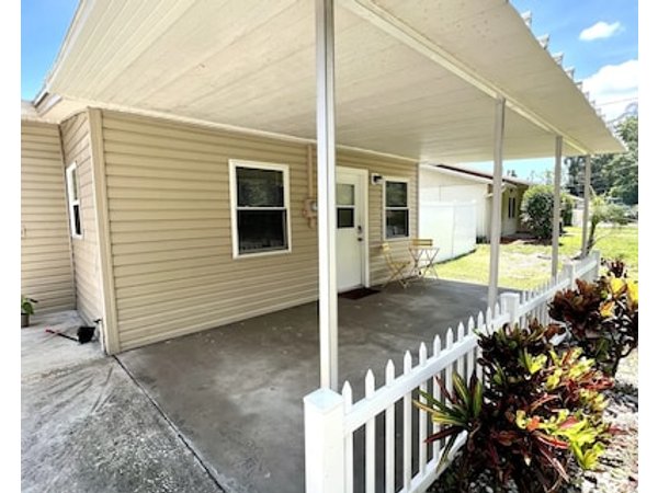 Pet Friendly Cozy Modern Home In Tampa
