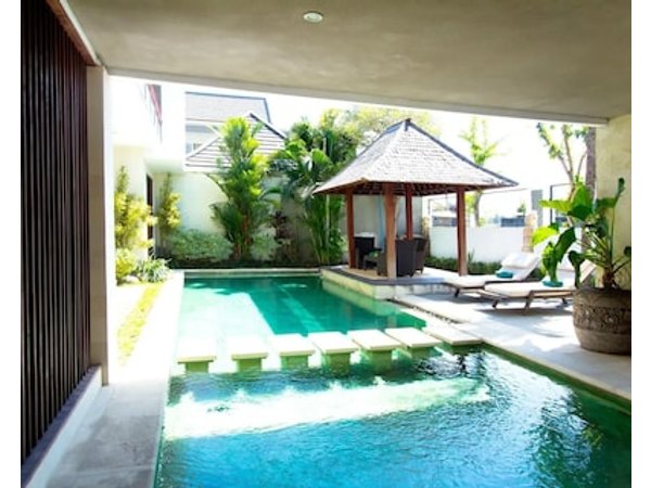 Apple Villas & Apartments