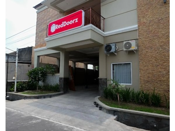 RedDoorz Syariah @ Klodran Solo