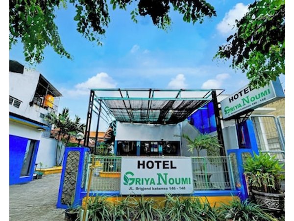 Oyo 94420 Griya Waru Hotel