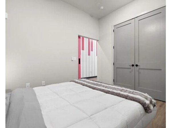 Vibrant 2BR Getaway - Close to Broadway & More