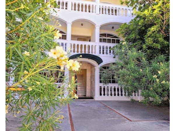2-bedroom Beach Apartment With Pool Costambar