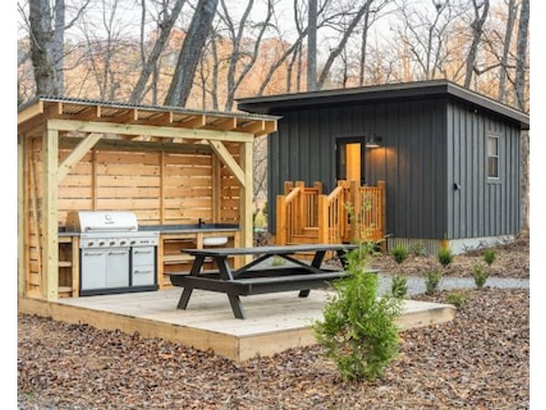 Drifter- Glamping Toccoa Riverfront Hot Tub Bath House Fire Pit Hammock.