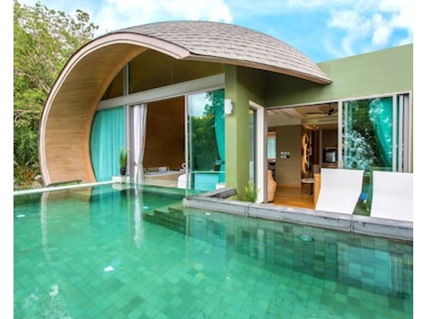 Crest Resort & Pool Villas