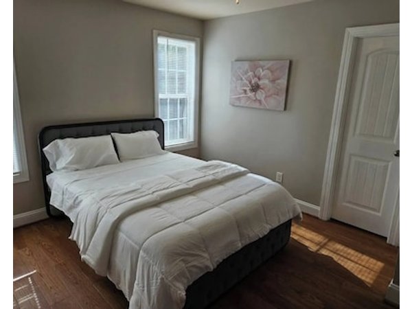 Private Villa Centrally Located. Close To Everything!